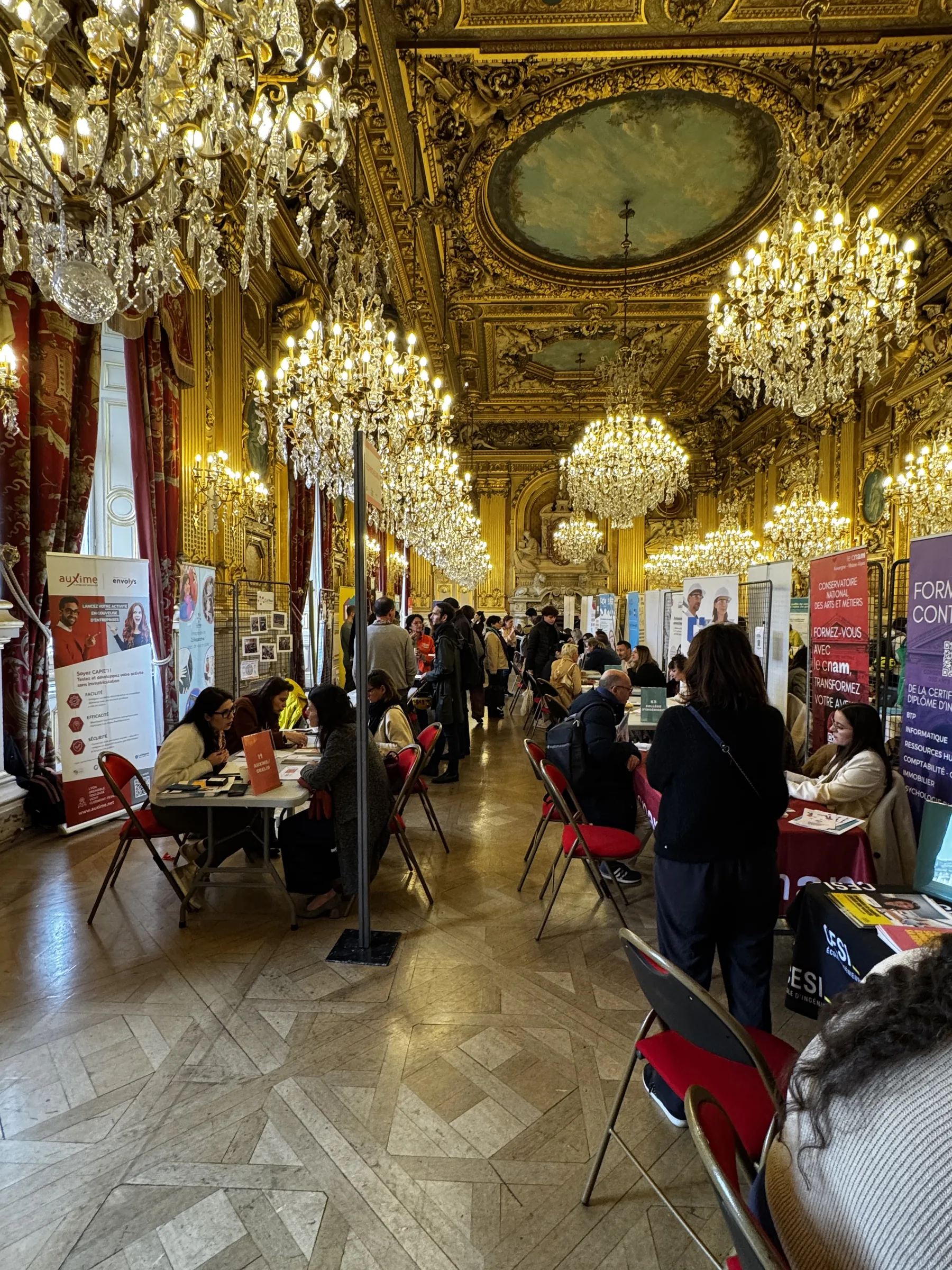 Stands de la convention CIBC à l’Hôtel de Ville de Lyon