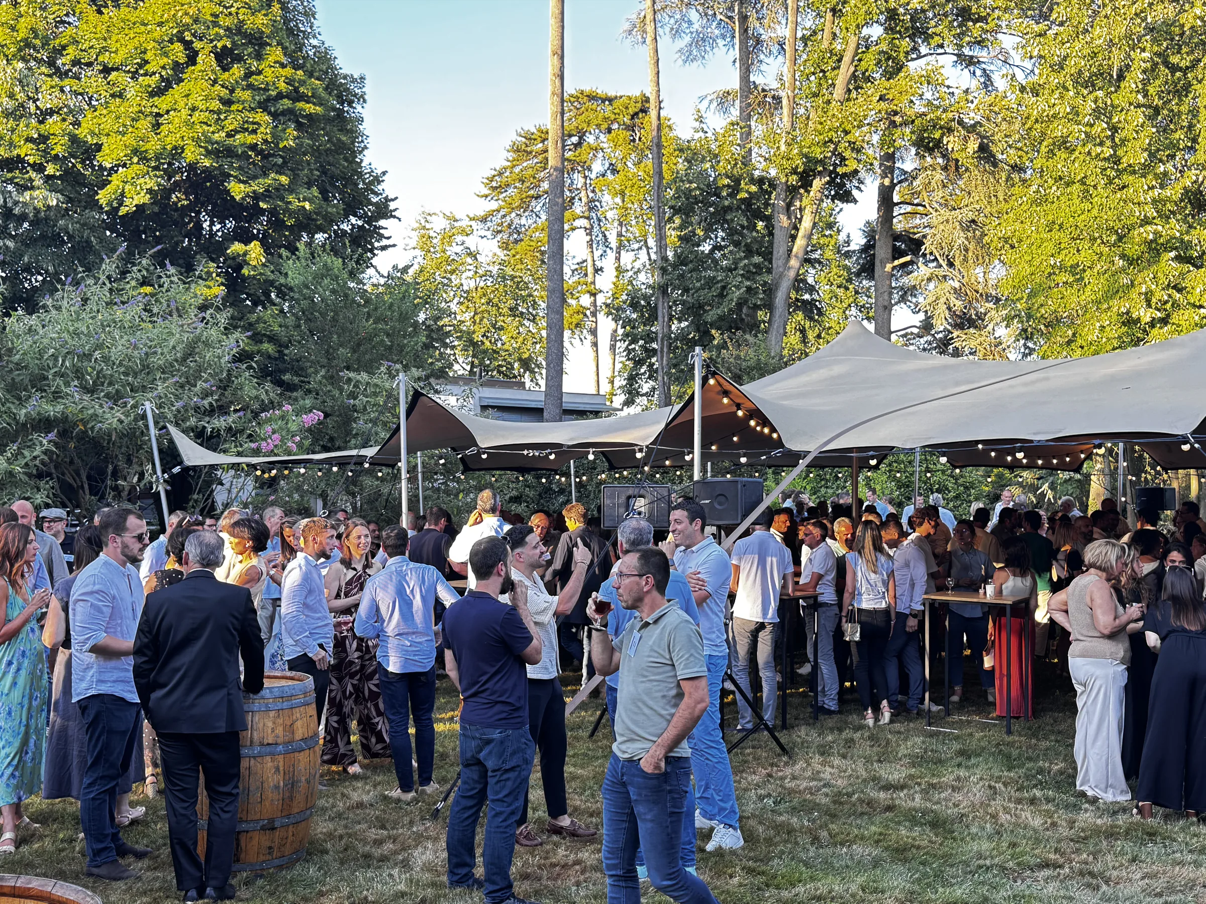 Réception en jardin pour un événement Fontanel Promotion organisé par FOR7